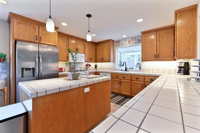 234 Mistletoe Ct, Angels Camp, CA 95222