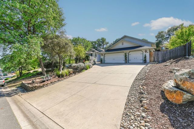 234 Mistletoe Ct, Angels Camp, CA 95222