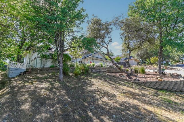 234 Mistletoe Ct, Angels Camp, CA 95222