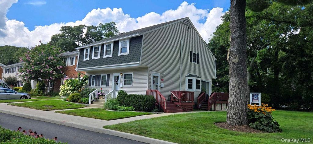 251 Village Drive 251, Hauppauge, NY 11788