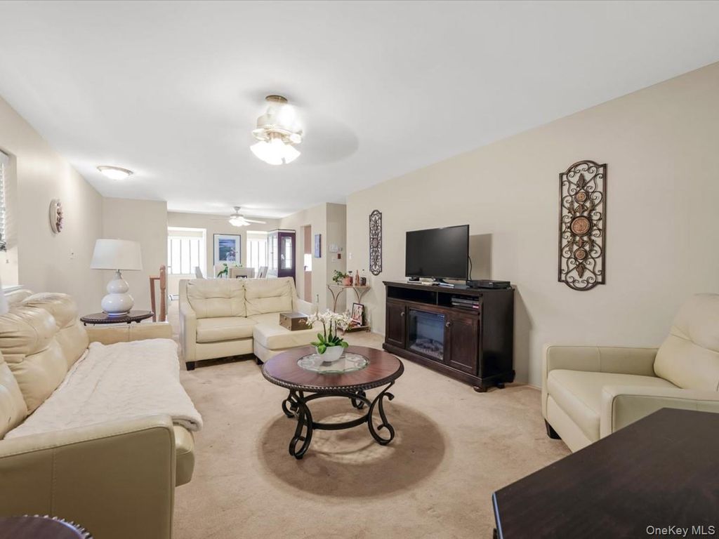251 Village Drive 251, Hauppauge, NY 11788 — photo 5