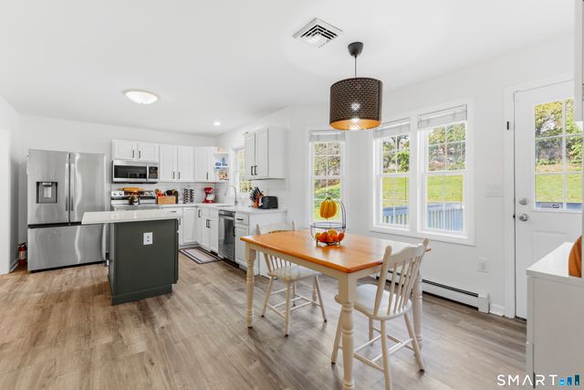 9 Clairmont Circle, Groton, CT 06355