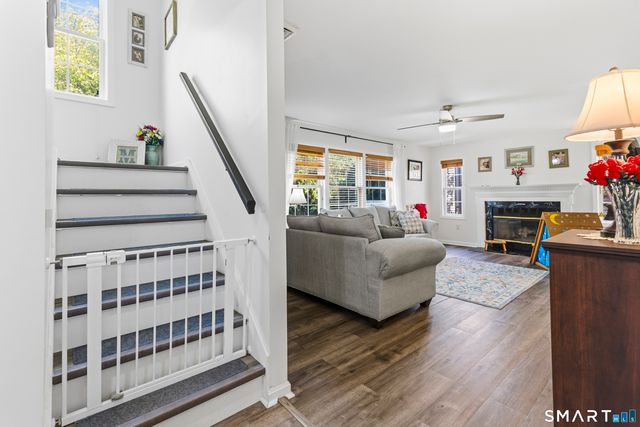9 Clairmont Circle, Groton, CT 06355