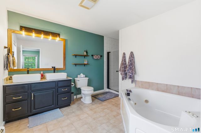 9 Clairmont Circle, Groton, CT 06355