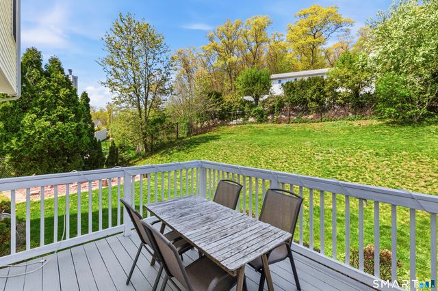 9 Clairmont Circle, Groton, CT 06355