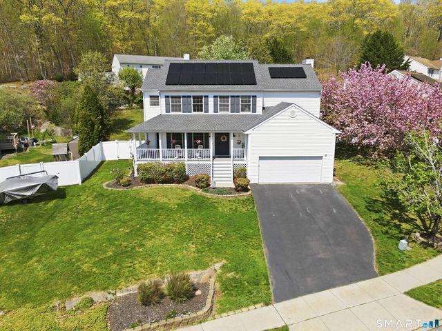 9 Clairmont Circle, Groton, CT 06355