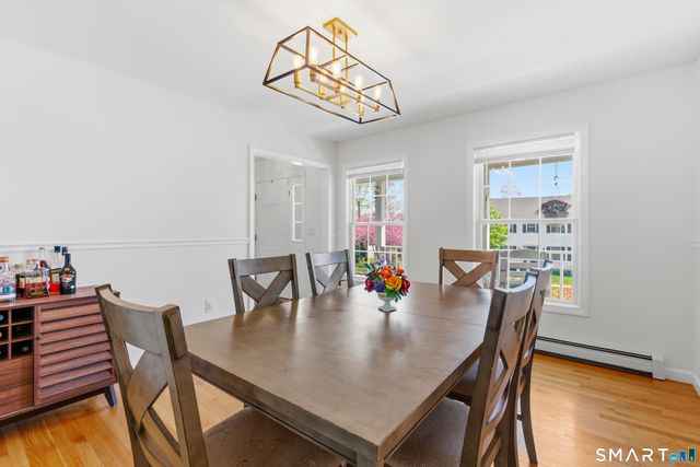 9 Clairmont Circle, Groton, CT 06355