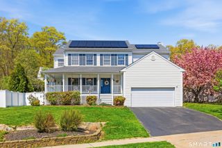 9 Clairmont Circle, Groton, CT 06355