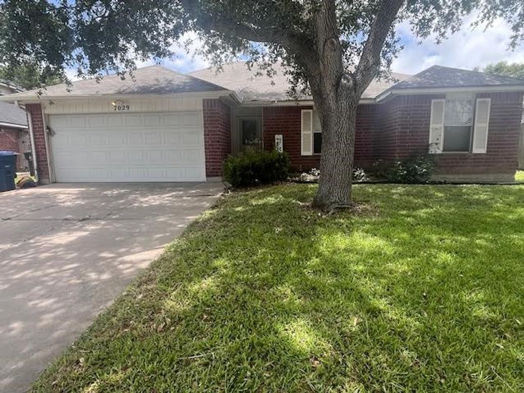 7029 Premont Dr, Corpus Christi, TX 78414