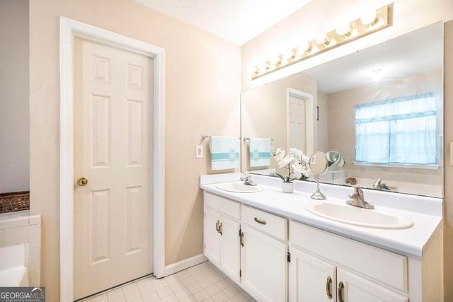 5158 Bowman Road, Macon, GA 31210