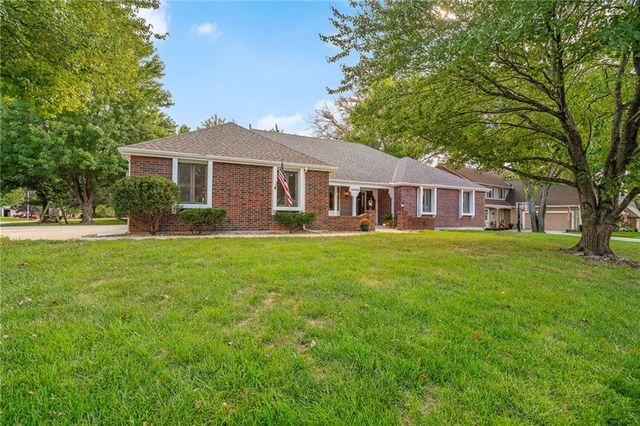 14744 S Village Drive, Olathe, KS 66062