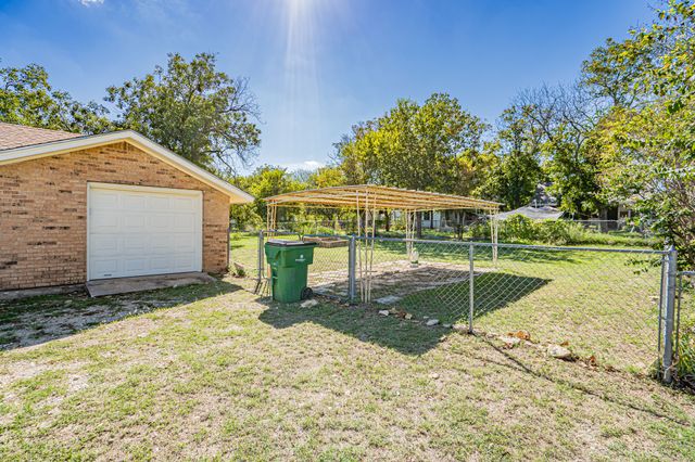 610 N Camden Street, Dublin, TX 76446