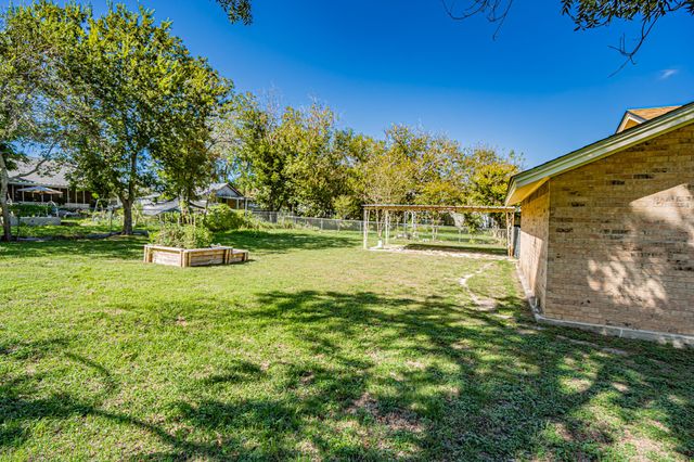 610 N Camden Street, Dublin, TX 76446