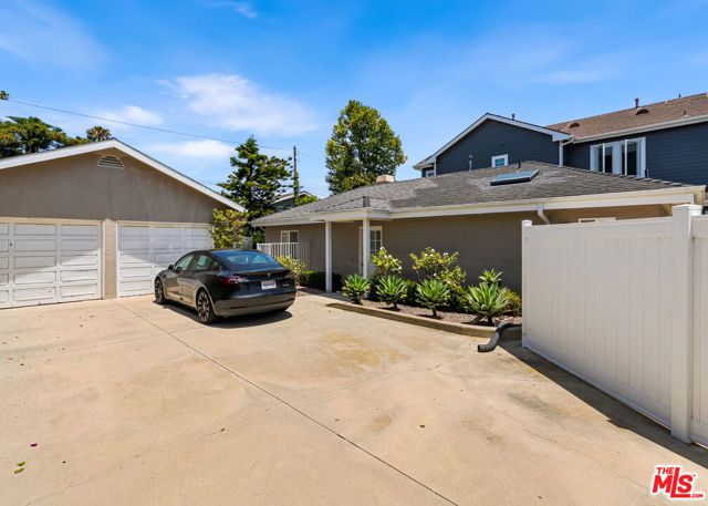174 Flower Street, Costa Mesa, CA 92627