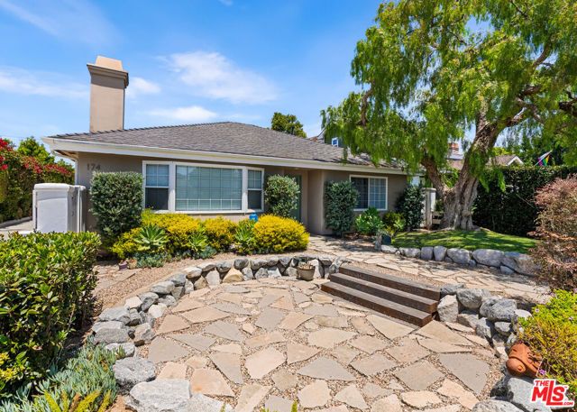 174 Flower Street, Costa Mesa, CA 92627