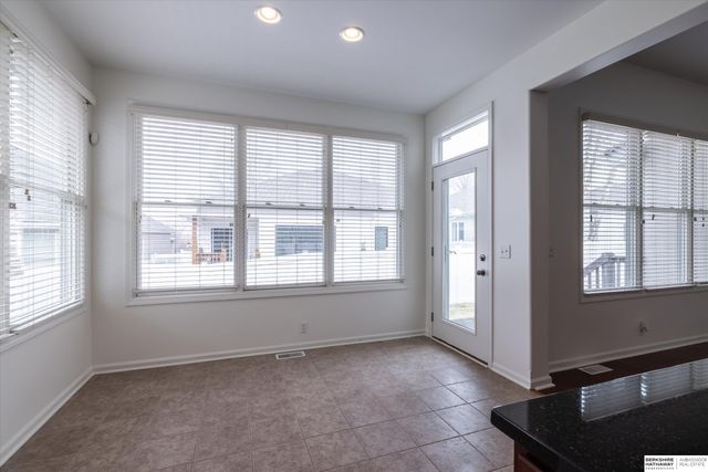 18886 Mayberry Plaza, Elkhorn, NE 68022