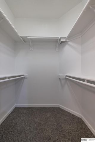 18886 Mayberry Plaza, Elkhorn, NE 68022