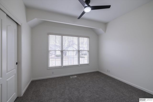 18886 Mayberry Plaza, Elkhorn, NE 68022