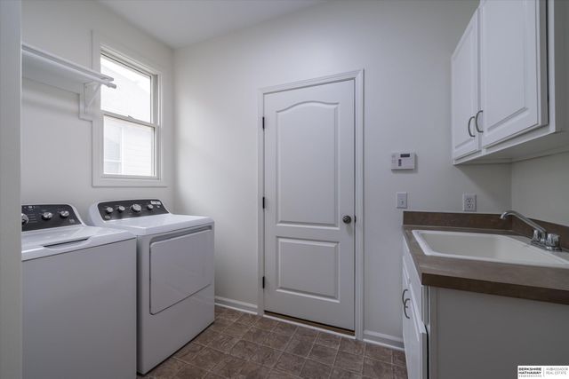 18886 Mayberry Plaza, Elkhorn, NE 68022