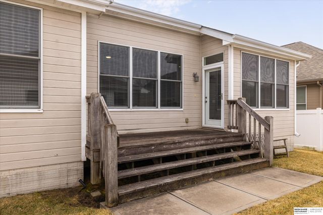 18886 Mayberry Plaza, Elkhorn, NE 68022