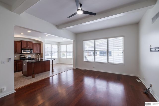 18886 Mayberry Plaza, Elkhorn, NE 68022