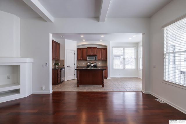 18886 Mayberry Plaza, Elkhorn, NE 68022