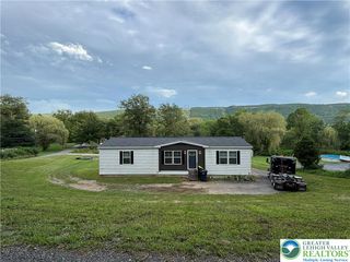 45 Fuzzy Lane, Lower Towamensing Tp, PA 18071