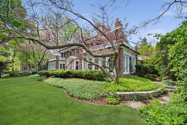 500 Maple Street, Winnetka, IL 60093