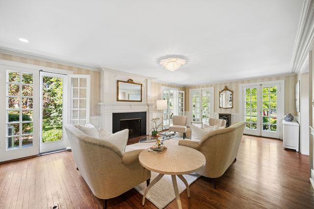 500 Maple Street, Winnetka, IL 60093