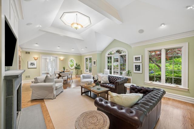500 Maple Street, Winnetka, IL 60093
