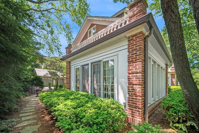 500 Maple Street, Winnetka, IL 60093