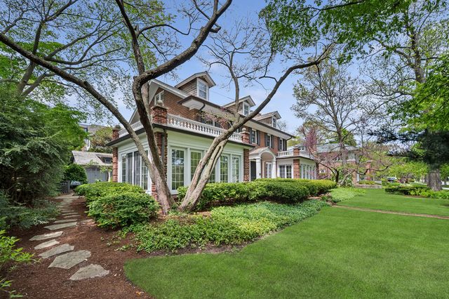 500 Maple Street, Winnetka, IL 60093