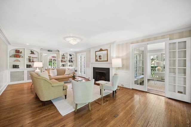 500 Maple Street, Winnetka, IL 60093