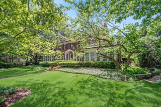 500 Maple Street, Winnetka, IL 60093