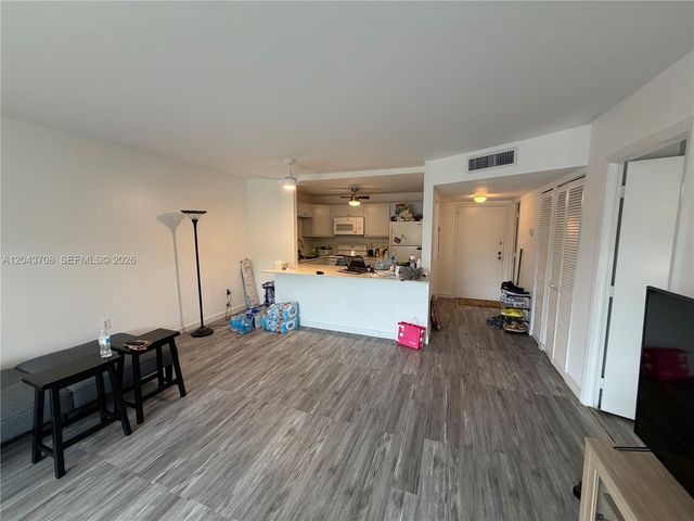 4174 Inverrary Dr 408, Lauderhill, FL 33319