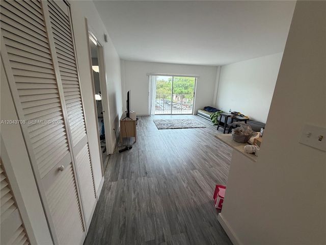 4174 Inverrary Dr 408, Lauderhill, FL 33319