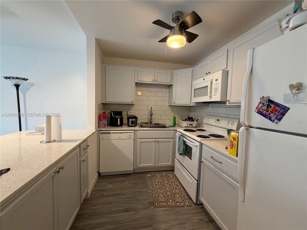 4174 Inverrary Dr 408, Lauderhill, FL 33319