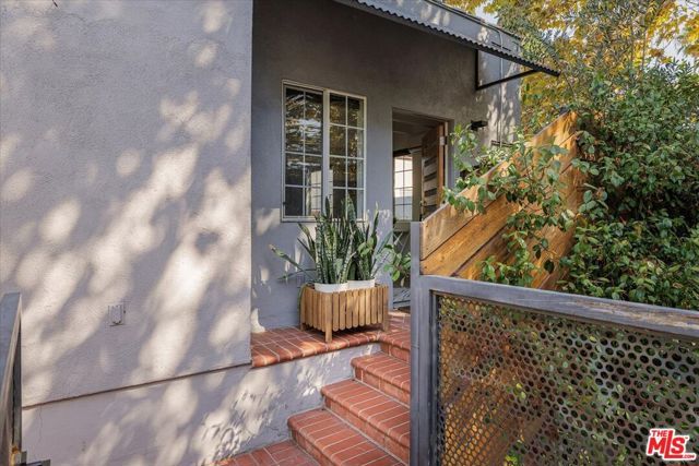 3014 Finch Street, Los Angeles, CA 90039