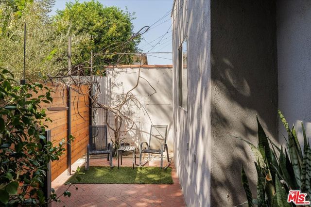 3014 Finch Street, Los Angeles, CA 90039