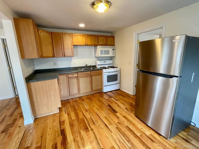 105 Burtis Street 1, Lynbrook, NY 11563