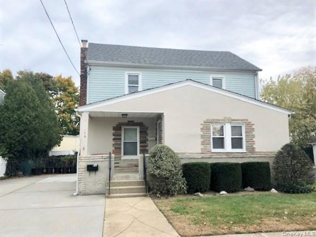 105 Burtis Street 1, Lynbrook, NY 11563