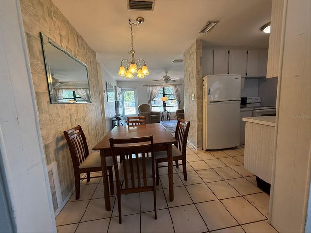 186 MIDWEST PARKWAY, Sarasota, FL 34232