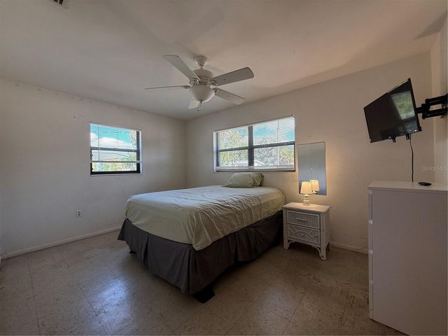 186 MIDWEST PARKWAY, Sarasota, FL 34232