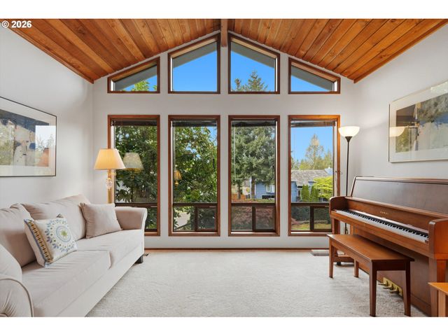 6565 APOLLO Rd, West Linn, OR 97068