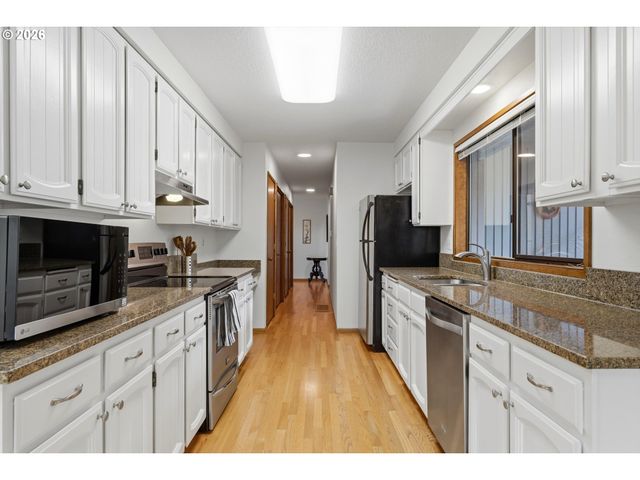 6565 APOLLO Rd, West Linn, OR 97068