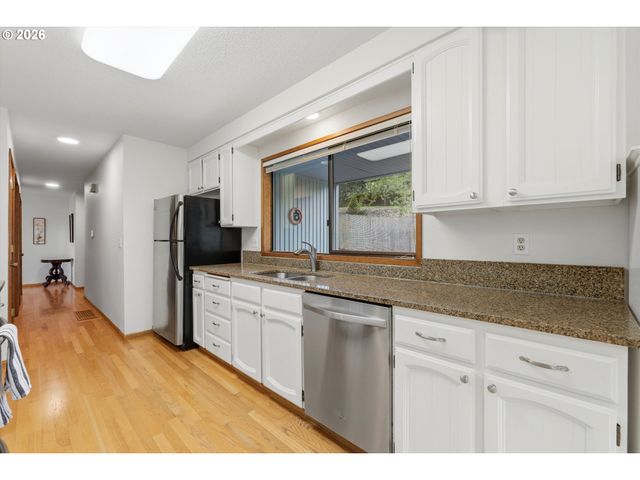 6565 APOLLO Rd, West Linn, OR 97068