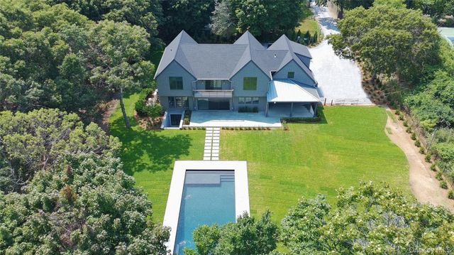 190A South Country Road, Remsenburg, NY 11960