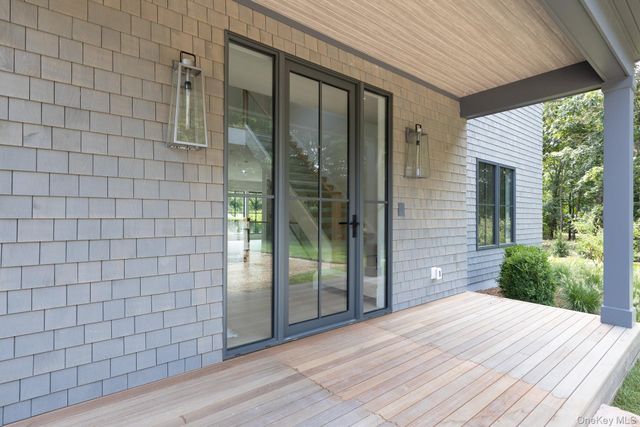 190A South Country Road, Remsenburg, NY 11960