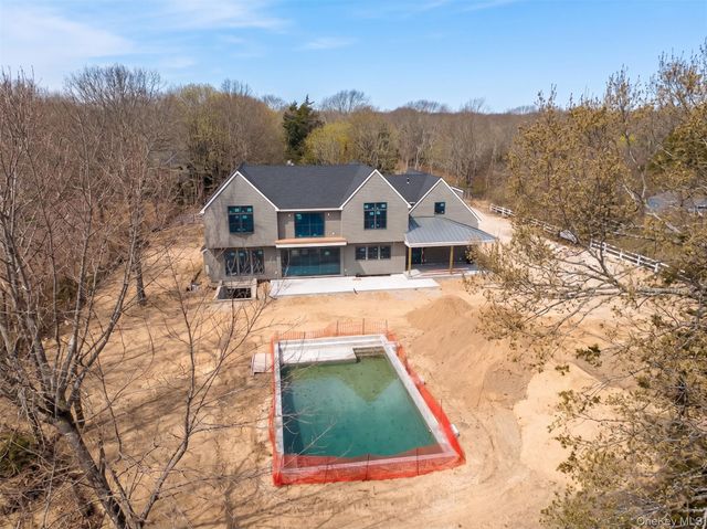 190A South Country Road, Remsenburg, NY 11960