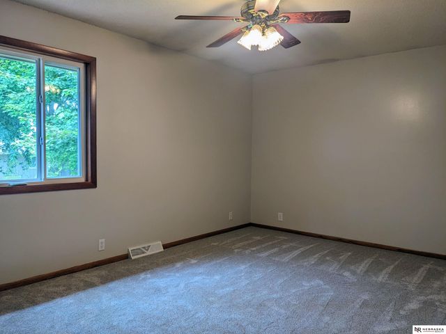 11517 Meredith Circle, Omaha, NE 68164